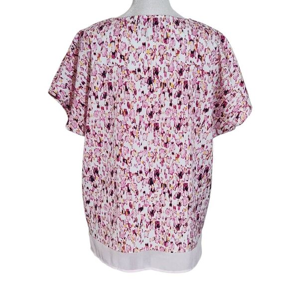 DKNY Short Sleeve Pink Print Blouse Size Medium DKNY White and Pink Top - Picture 2 of 8